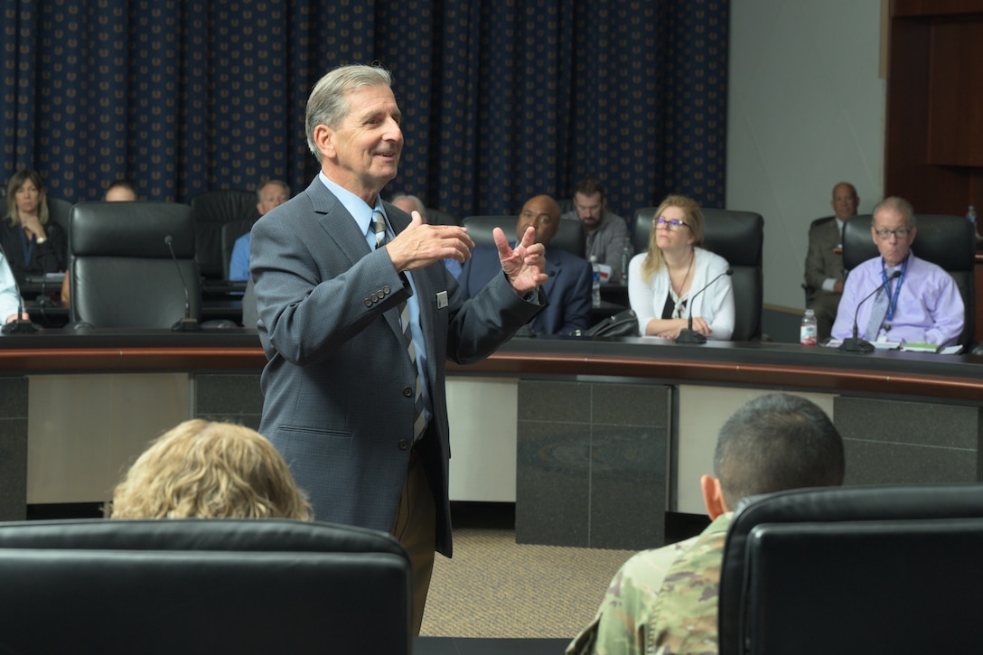 Glenn Lamartin talks to DLA Energy senior leaders