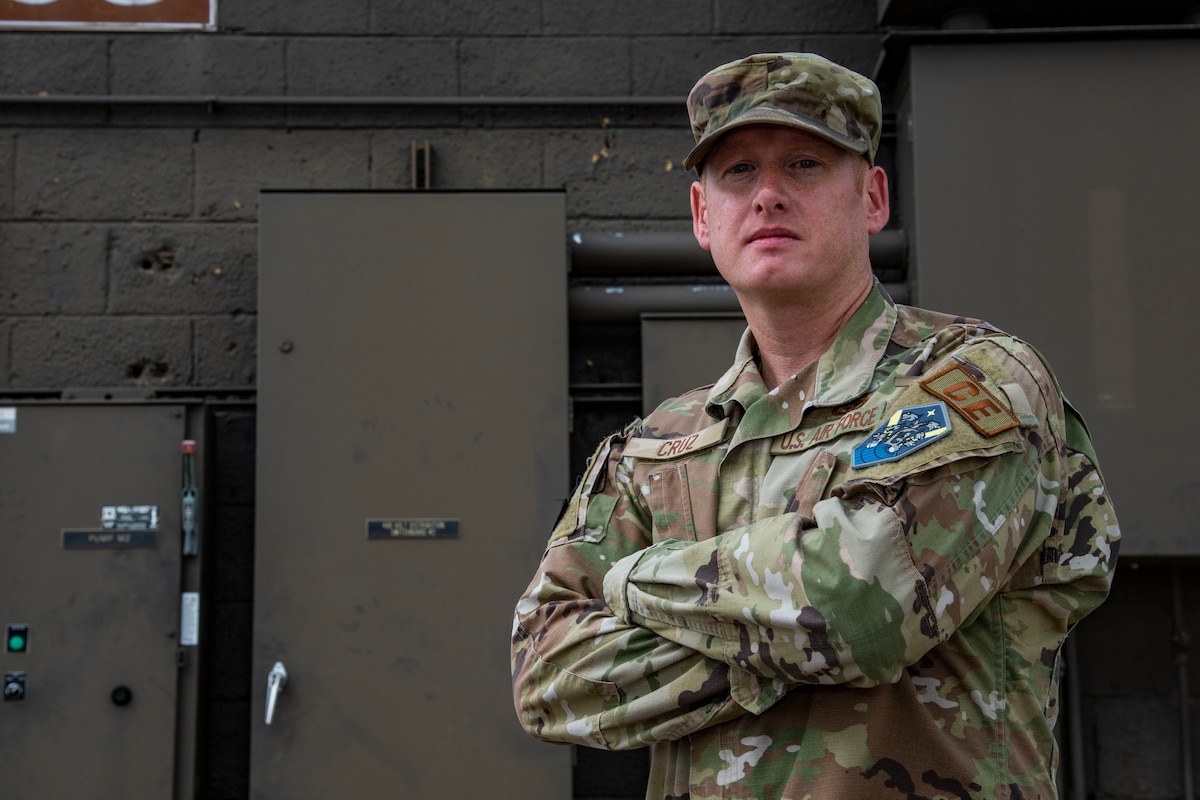 photo of Senior Master Sgt. Cruz