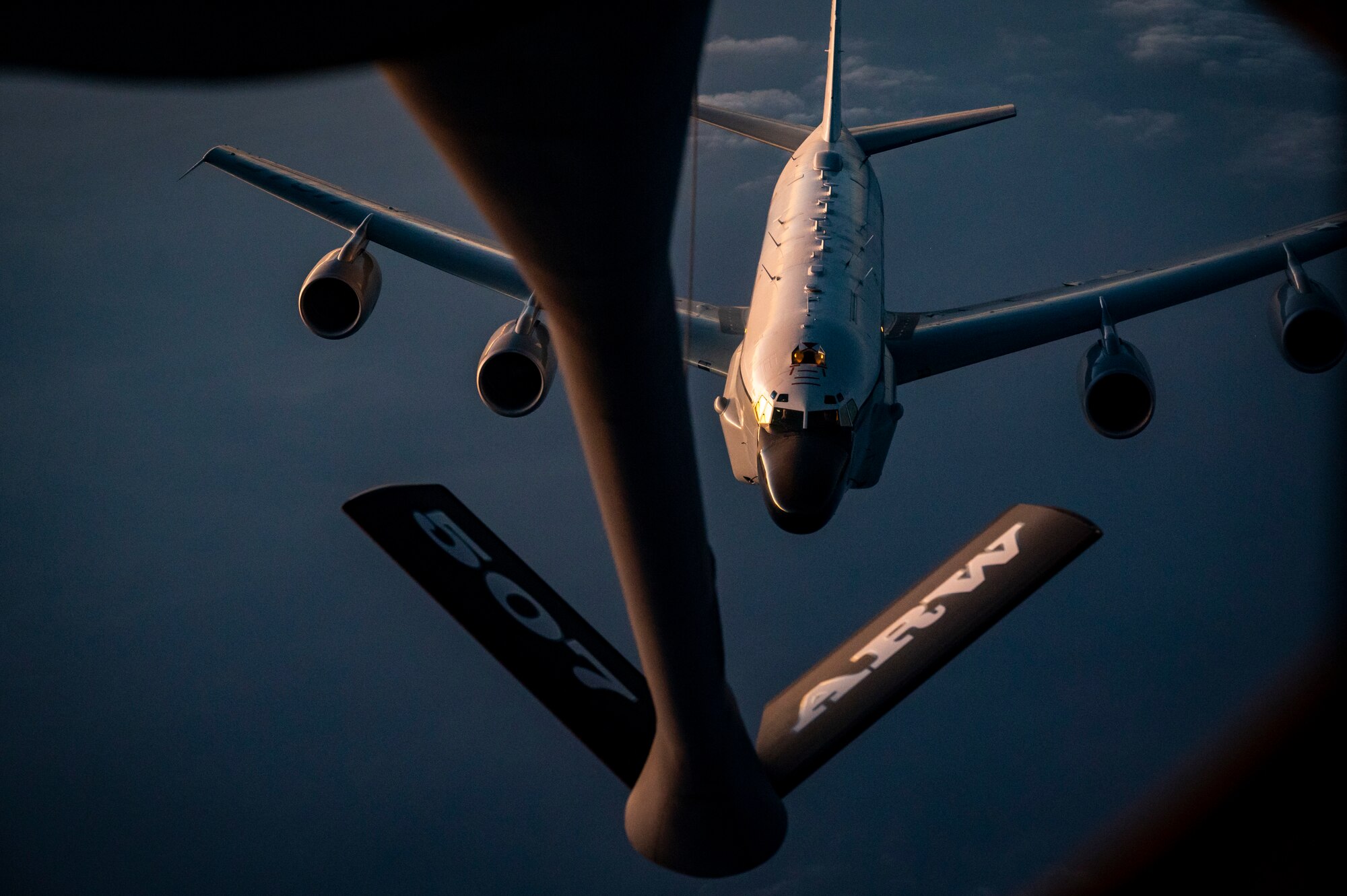 Aircraft refueling another aircraft