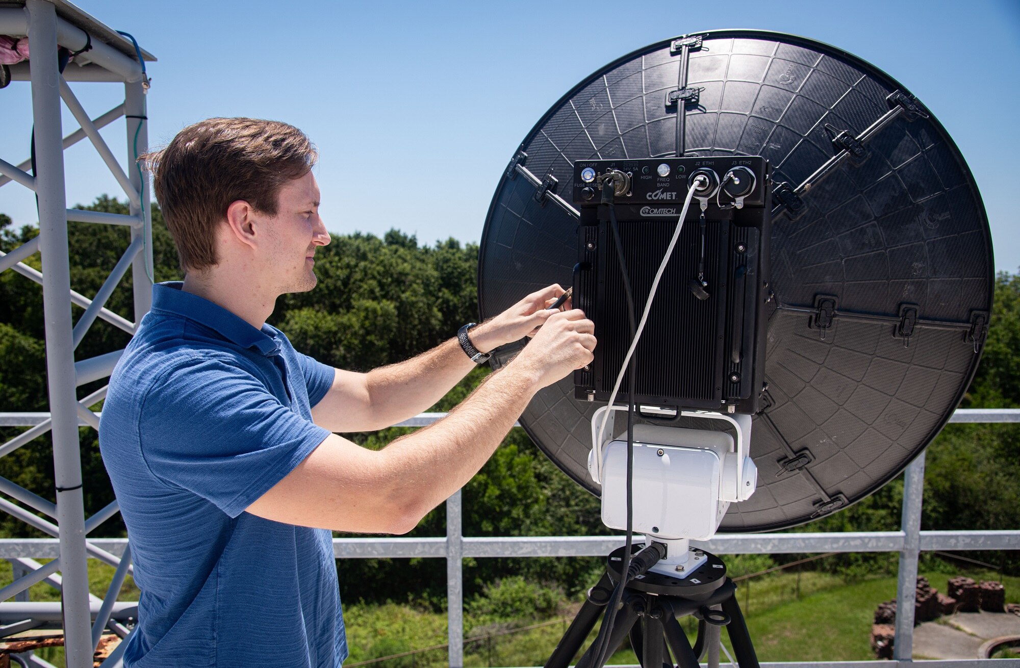 The Naval Information Warfare Center (NIWC) Atlantic team spent a few days at the Sullivan’s Island facility testing 5G communication devices over open water. Using a static tropospheric scatter (troposcatter) system located at the main facility and a 27-inch antenna mounted to a moving 35-foot boat, the team tested how far a 5G signal from the shore could be extended out to sea.