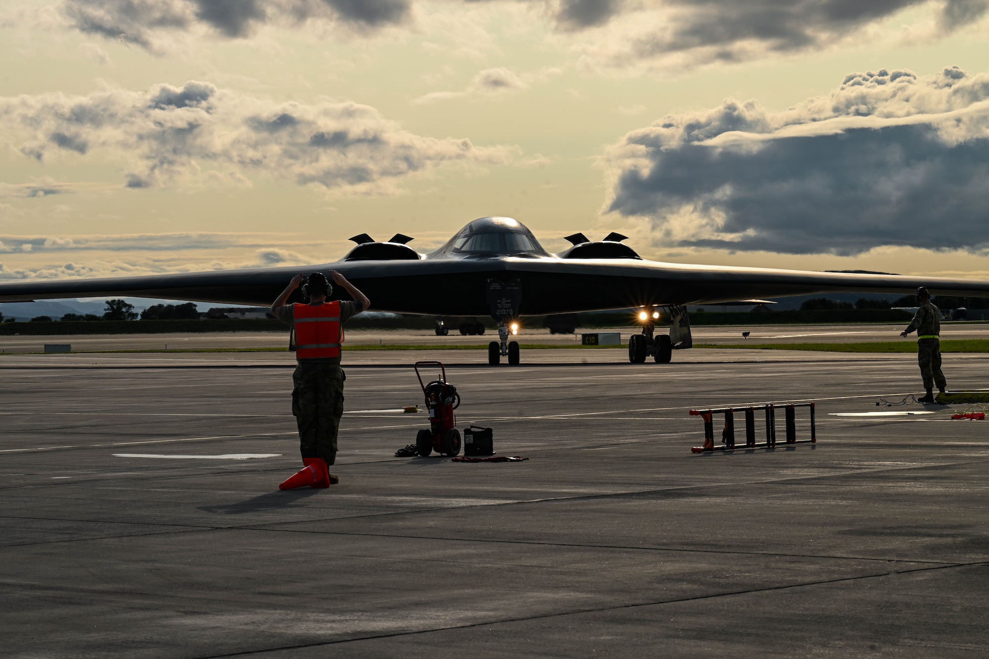 A B-2 Spirit assigned to Whiteman Air Force Base, Mo., takes off after hot pit refueling at Ørland flystasjon, Brekstad, Norway, Aug. 29, 2023.