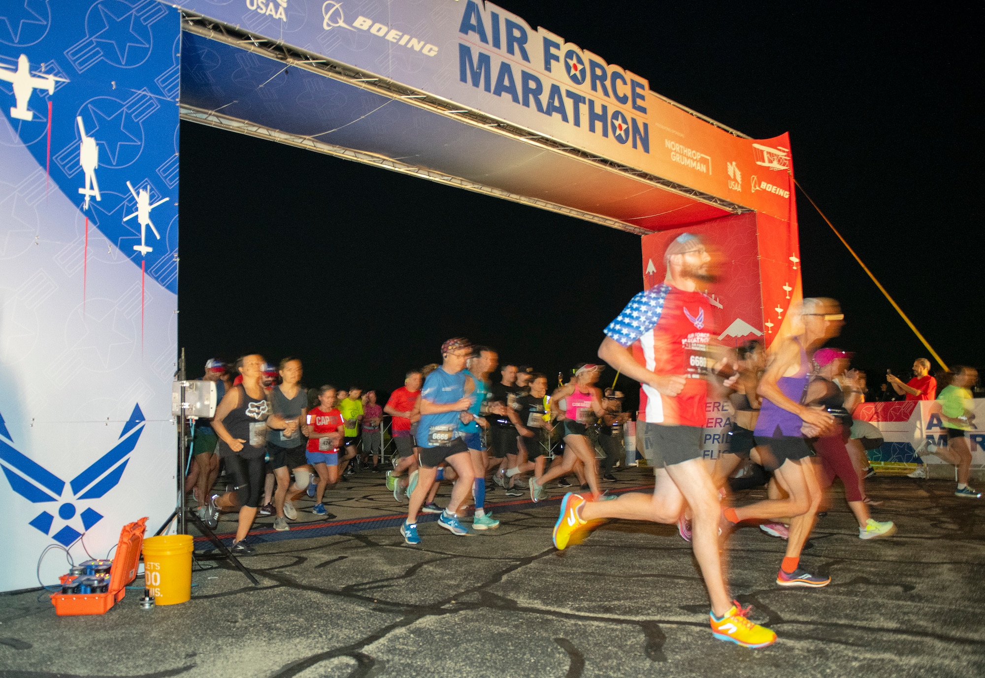10K runners take off at the start of the 2022 Air Force Marathon