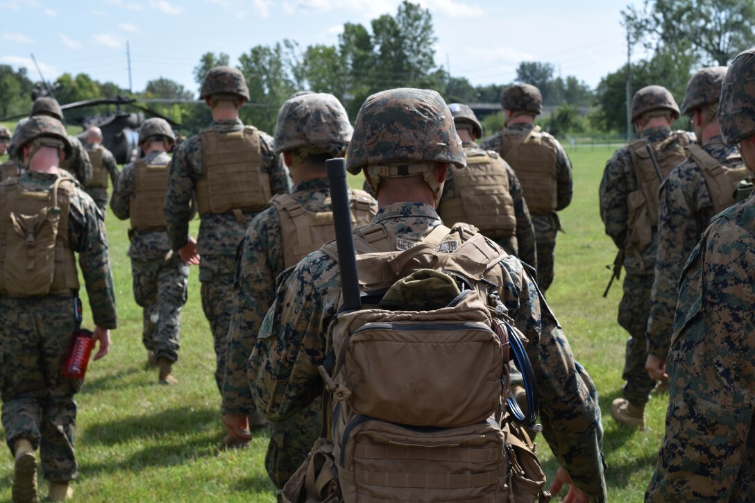 4th Marine Division Communication Marines conduct joint MEDEVAC training with Indiana National Guard