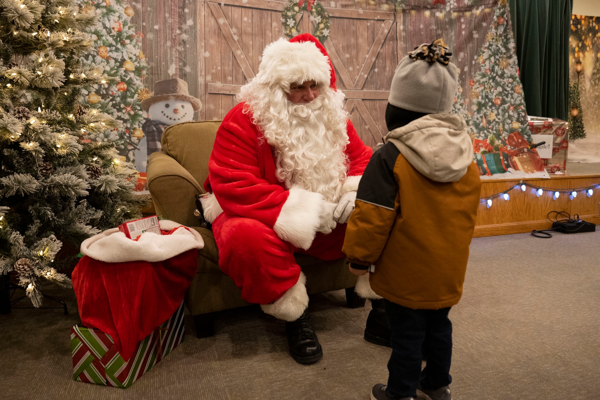 Ellsworth holds annual tree lighting ceremony