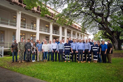 Capt. Richard Jones, Pearl Harbor Naval Shipyard & Intermediate Maintenance Facility Commander, and Mr. John Ornellas, SES, Nuclear Engineering and Planning Manager welcome the Australian Maintenance Personnel.