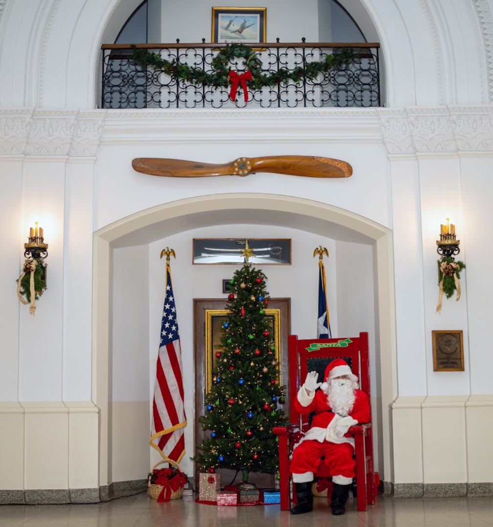 Holiday Tree Lighting