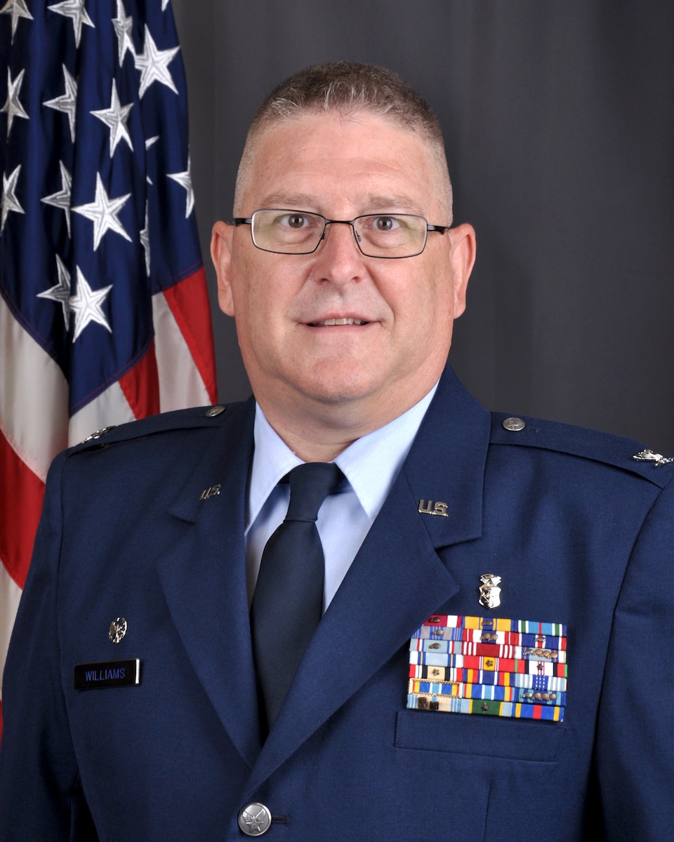 Col. Scott A. Williams, 445th Aeromedical Staging Squadron commander. (U.S. Air Force photo by Staff. Sgt. Darrell Sydnor)