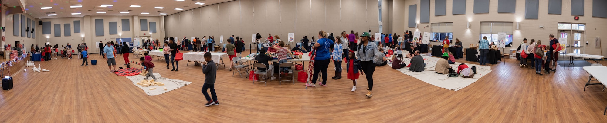 NIWC Atlantic hosts Holiday STEM Shop 2023 at Berkeley Middle School in Moncks Corner, SC on December 2, 2023.  Students use STEM to make Holiday gifts for their family.