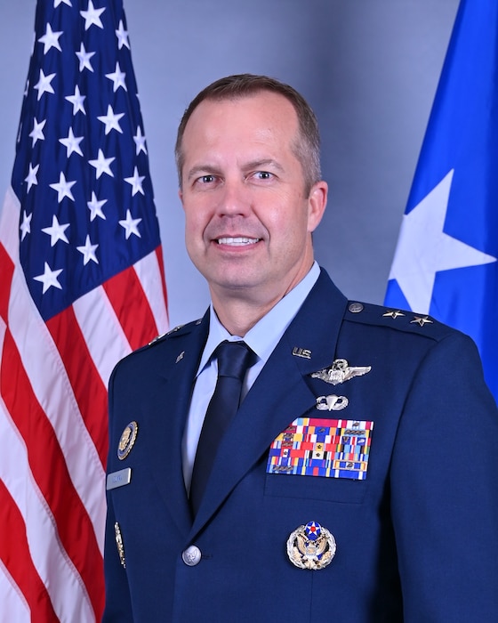 Official portrait of Maj. Gen. Ty W. Neuman.