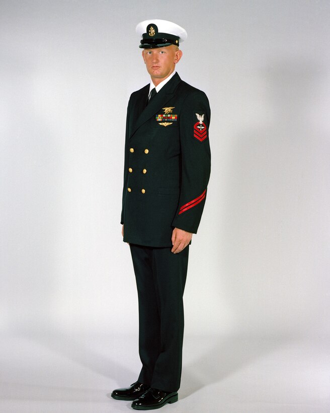 Men’s service dress blue uniform, chief petty officers, 1984. Note the gold buttons that distinguish the CPO from lower-grade enlisted Sailors, who wore silver buttons.
