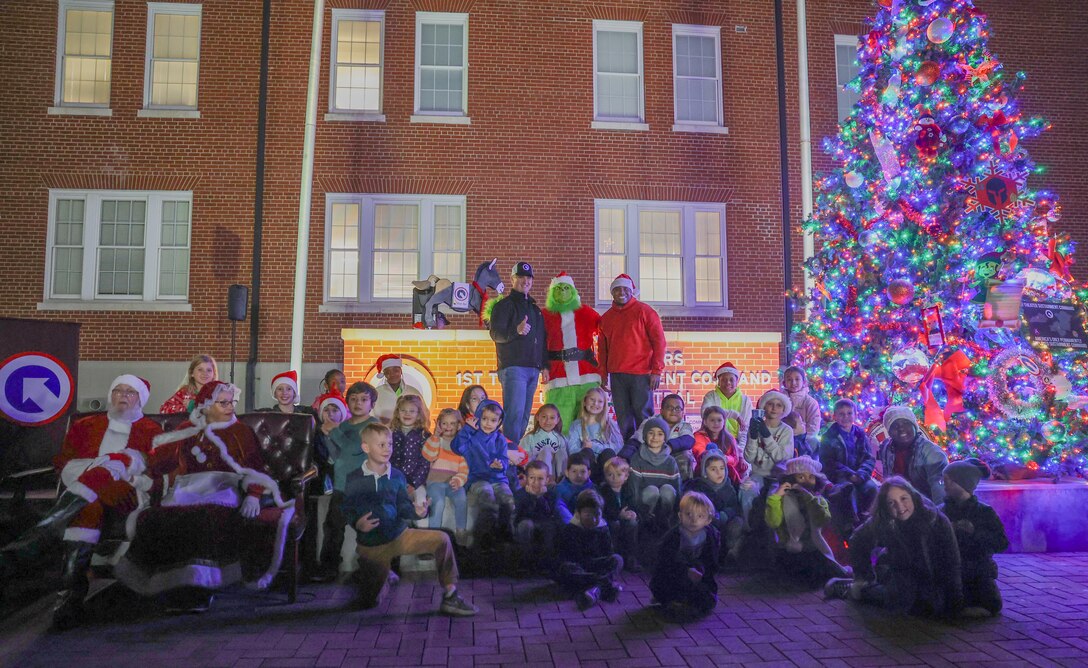 1st TSC leaders, The Grinch, and children of the 1st TSC