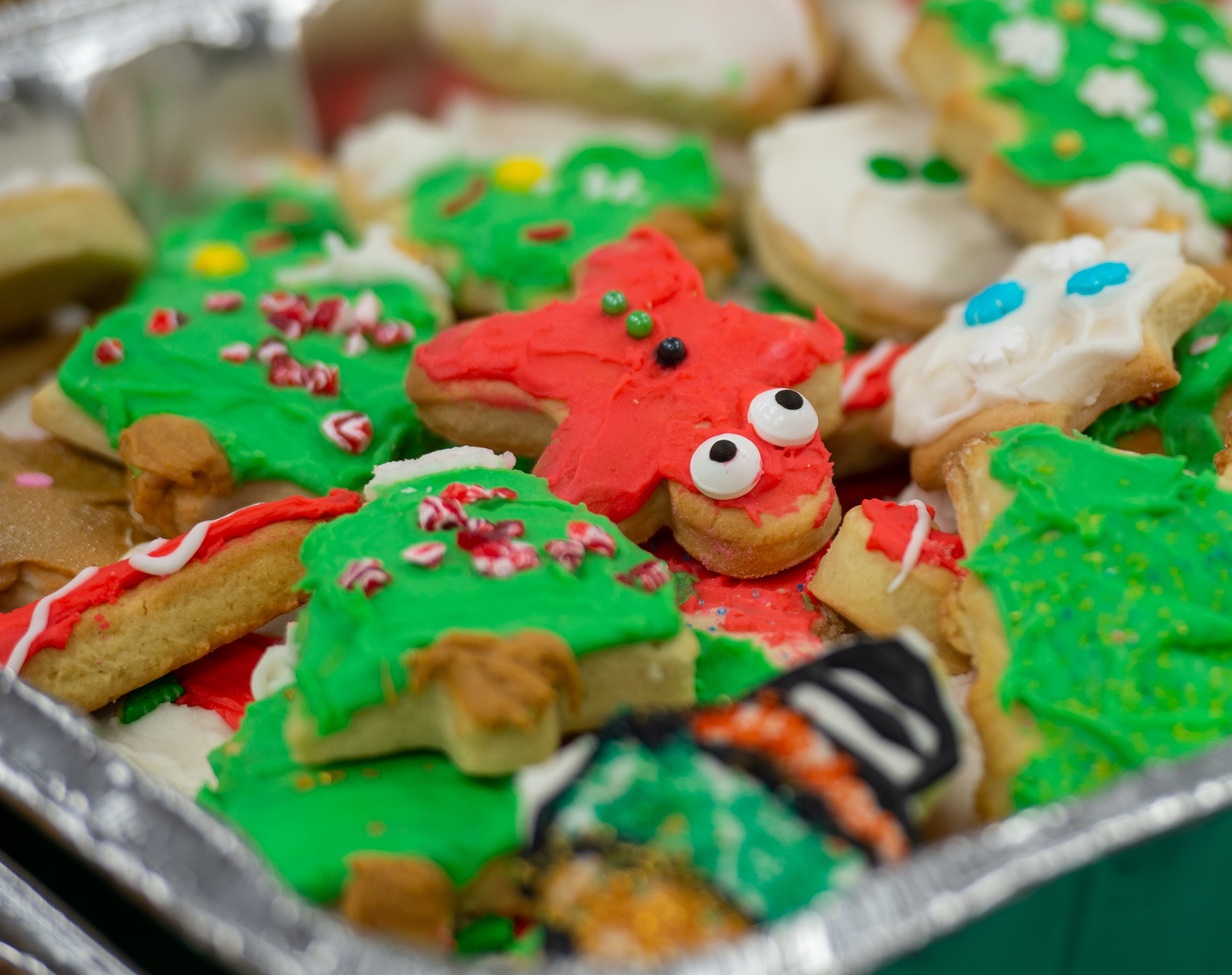 Bringing holiday cheer to dorm airman > Moody Air Force Base > Article Display