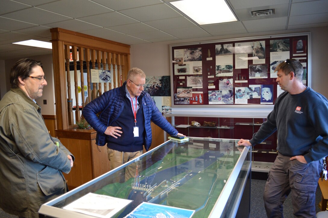 USACE Historian Visits Huntington