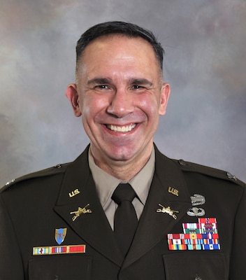 Official photo of COL John J. Geis III, chief of staff at JTF-NCR/USAMDW. He is dressed in the Army Green Service Uniform.