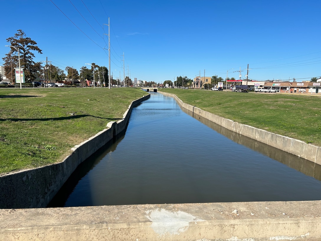 The final inspection of the SELA 72.1 project on General De Gaulle Drive in Algiers took place recently. All punch list items are complete including cleaning out the canal. The next steps will be to plant trees along the canals under a separate contract. This project was completed 2 ½ years ahead of schedule.