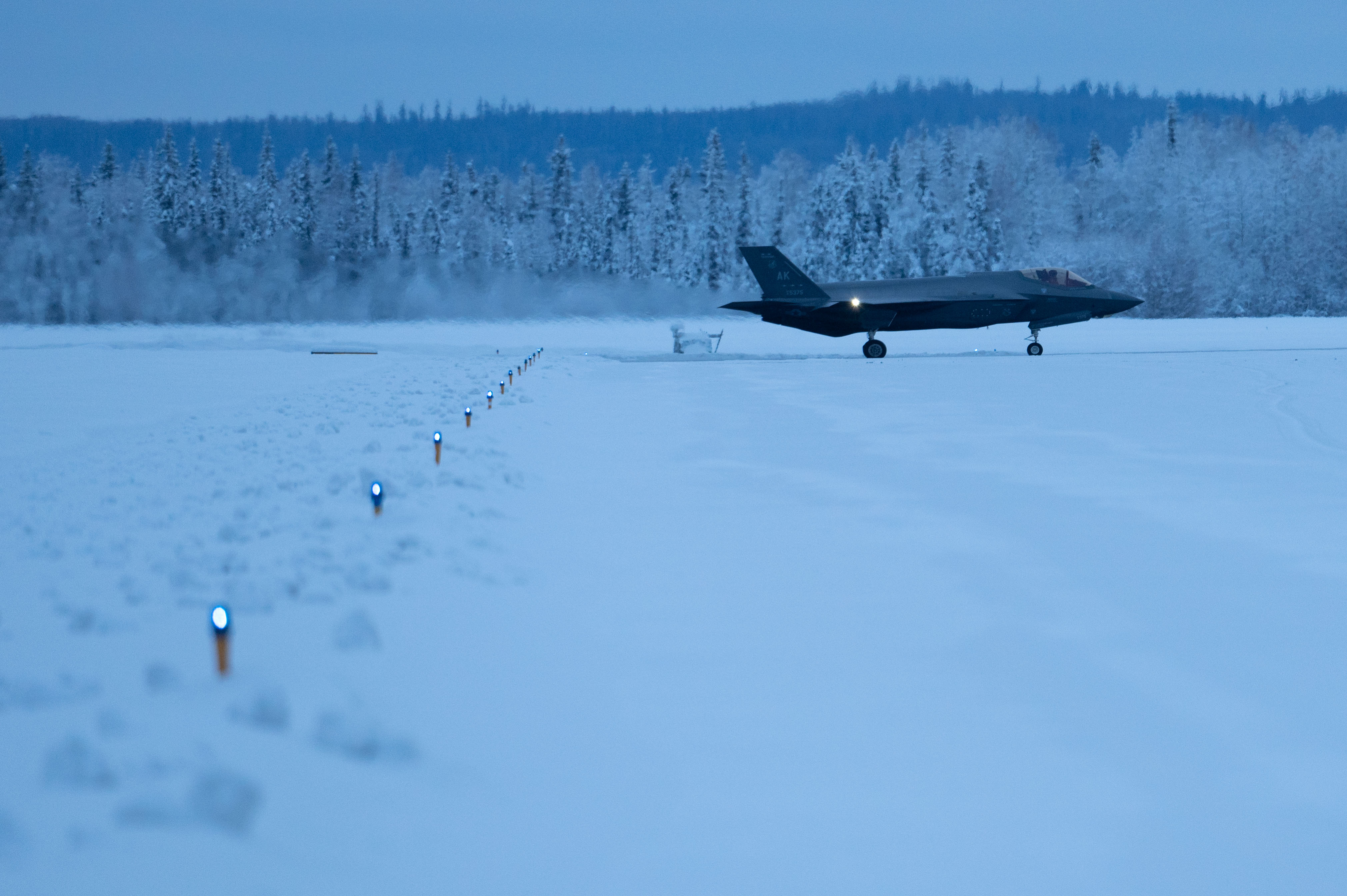 F35s take off on Eielson > Eielson Air Force Base > Display