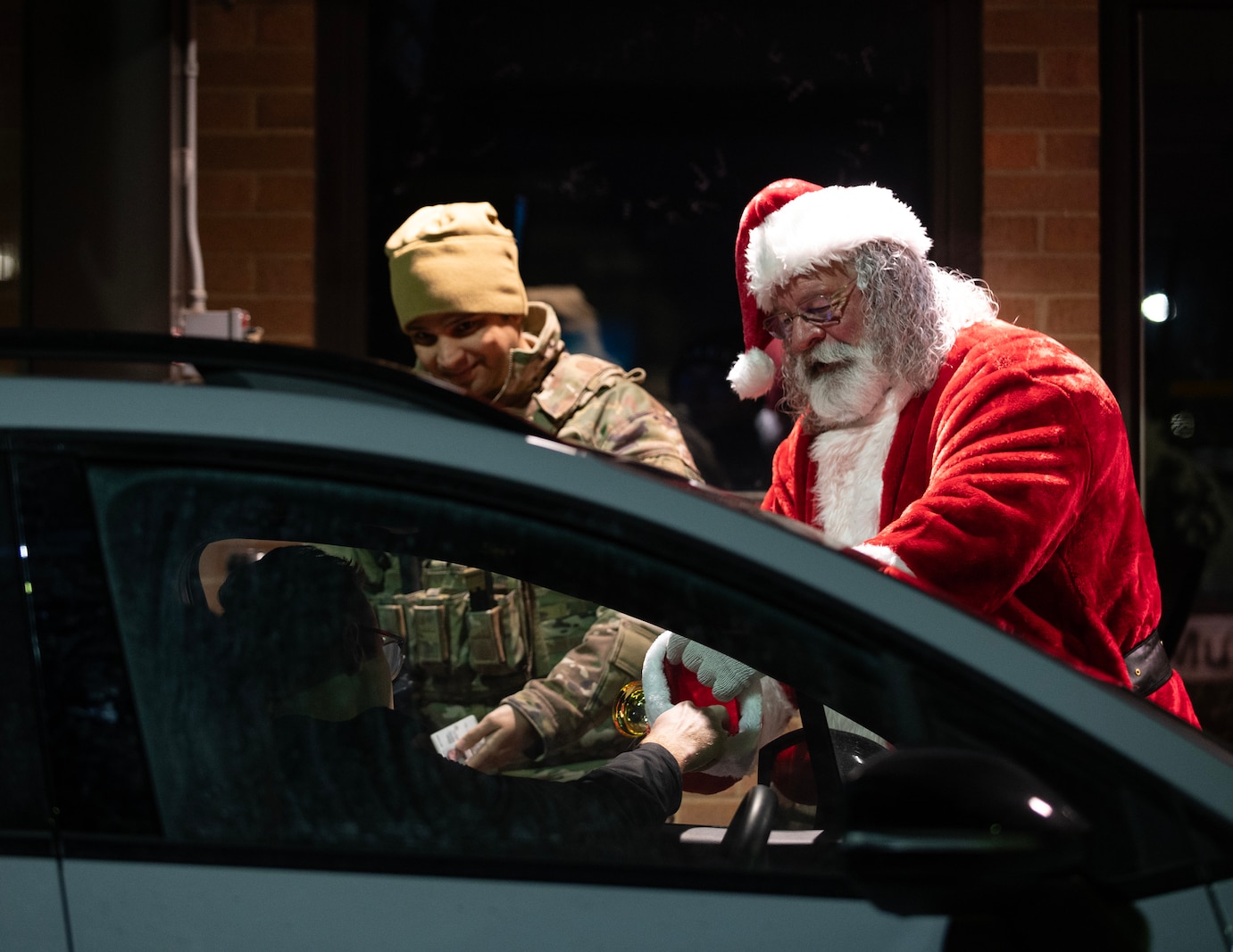 Link - Santa Claus Spreads Holiday Cheer