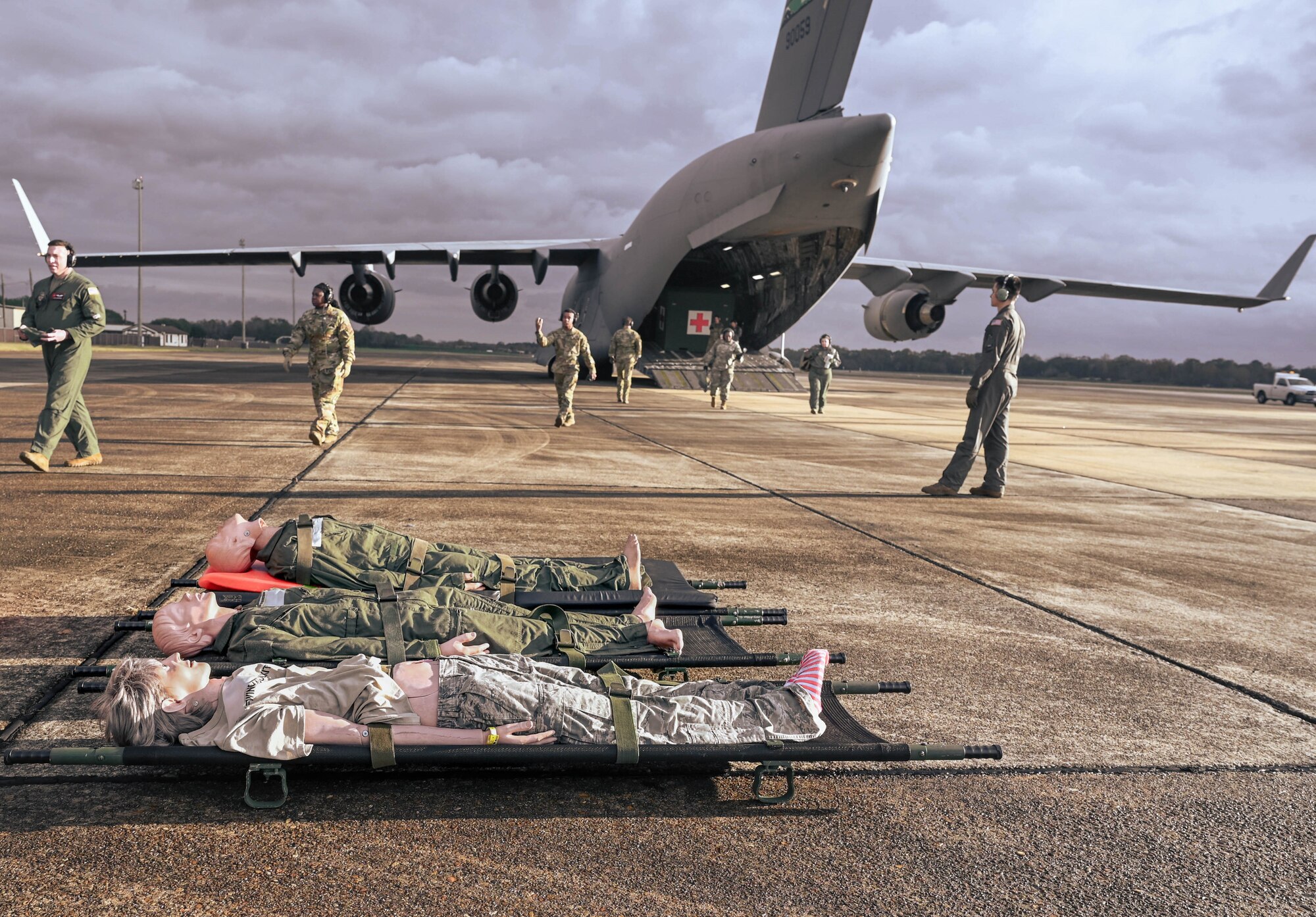 people offload an aircraft