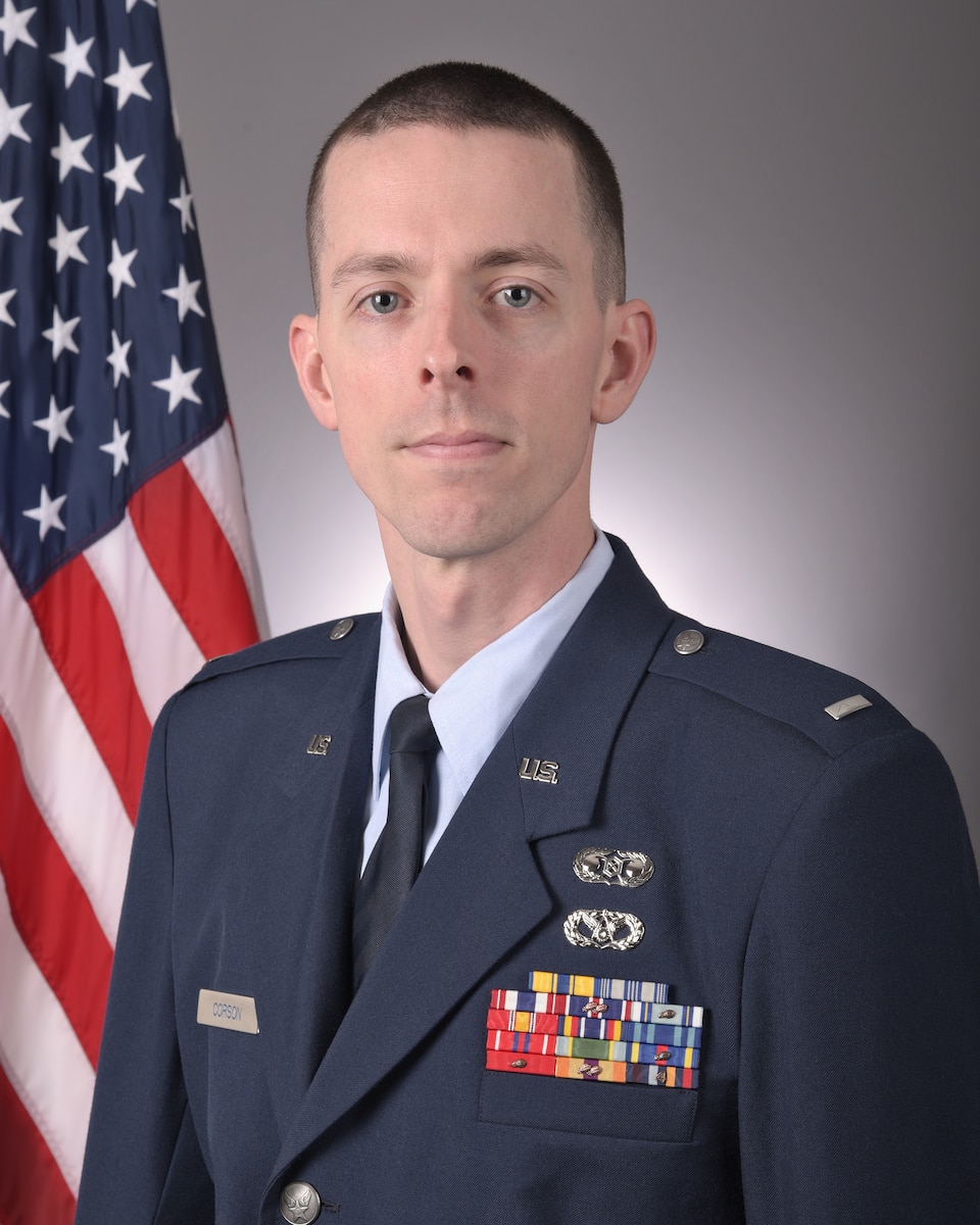 Official portrait of U.S. Air Force 1st Lt.