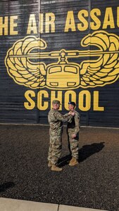 88th Readiness Division Soldiers earn Air Assault Badge