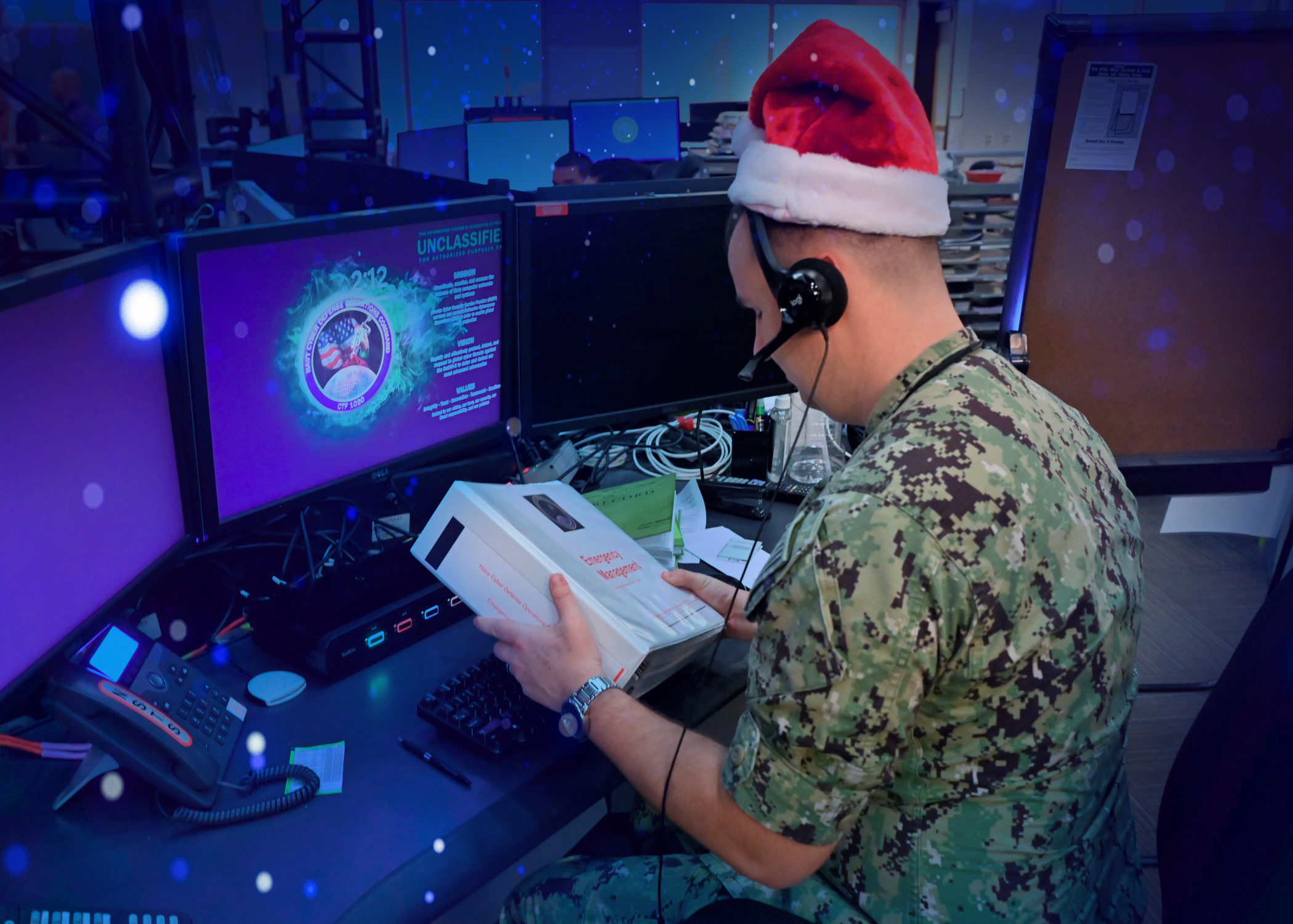 'Twas the Night Before Christmas on the NCDOC Watchfloor(06)