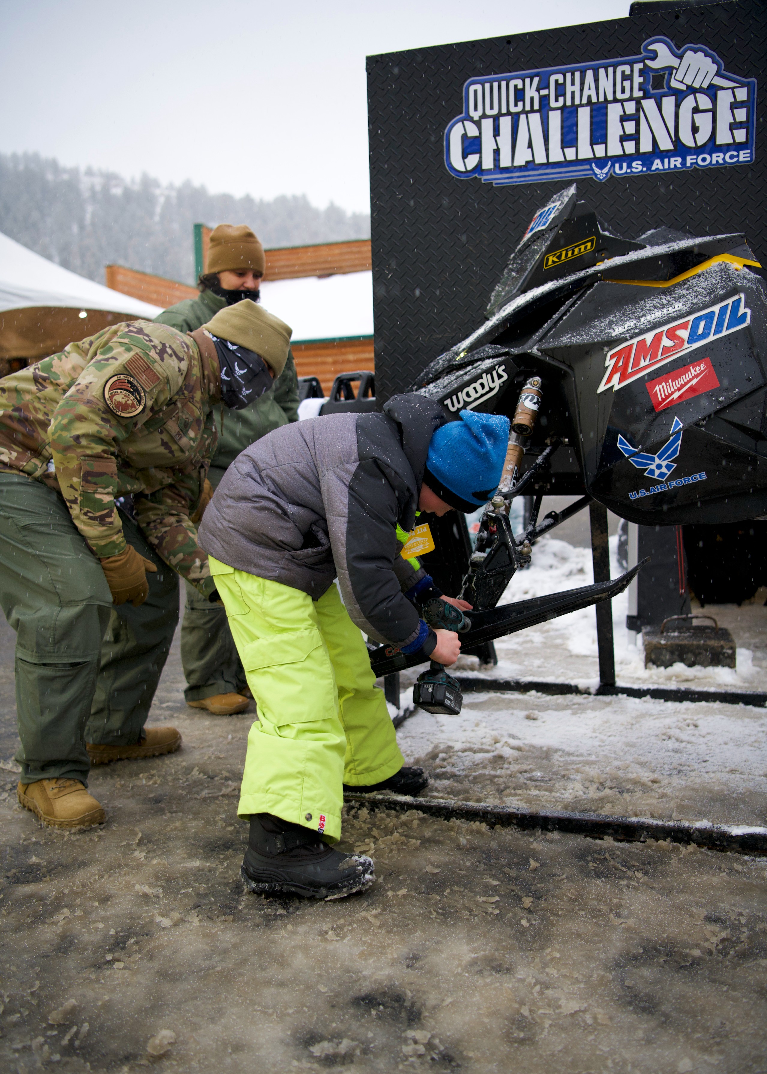 Total Force recruiters bring the heat at Snocross race > Air Force Recruiting Service > Display