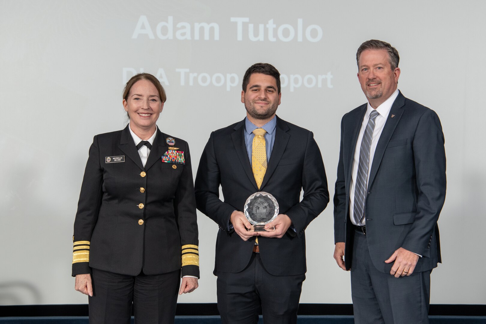 Troop Support Employees Recognized At Dla Annual Awards Defense Logistics Agency News