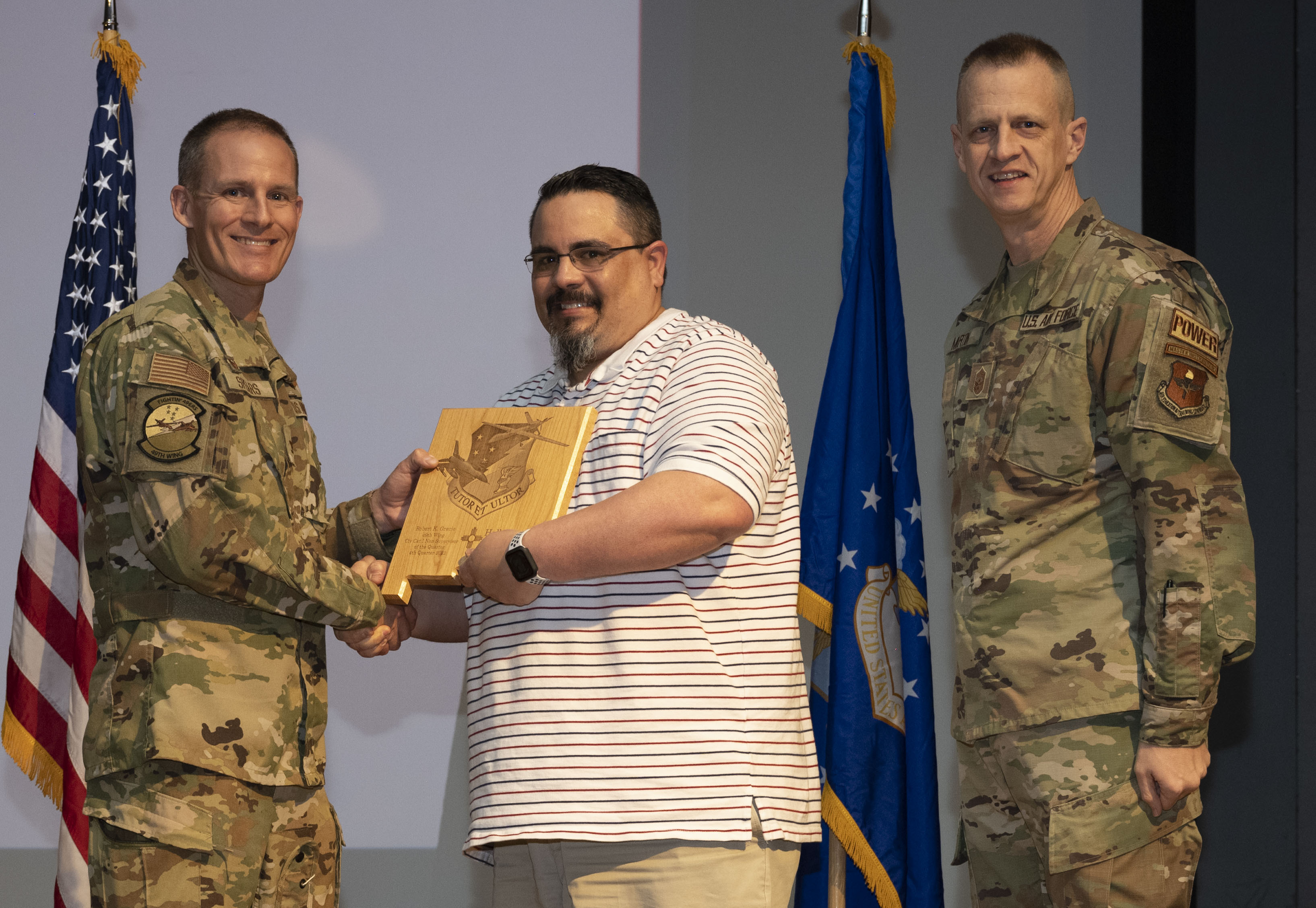 Holloman celebrates 4th quarterly award winners > Holloman Air Force