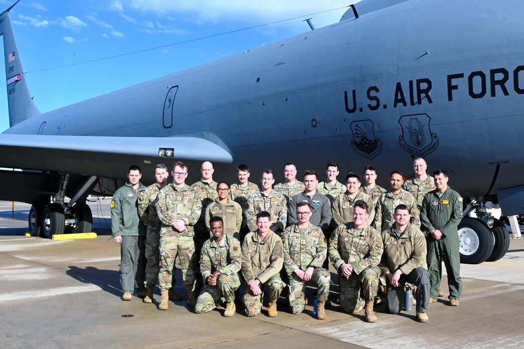Group photo with KC-135