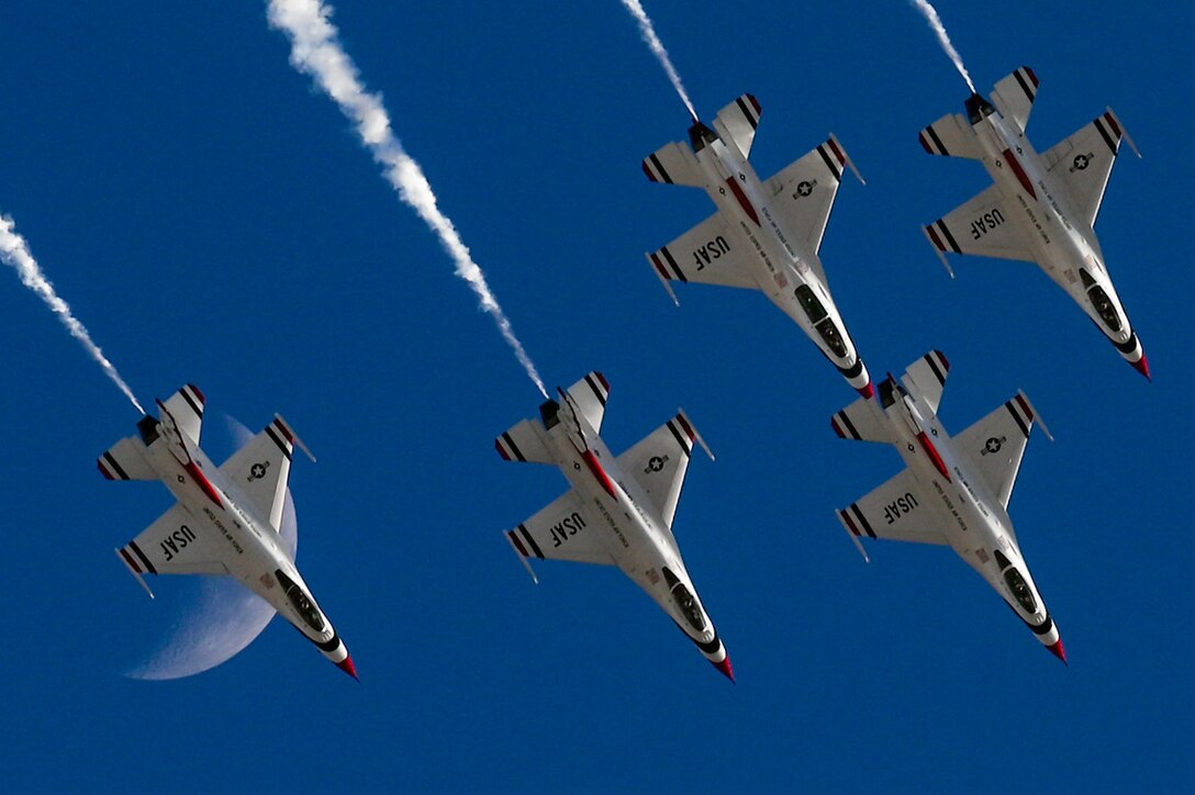 Thunderbirds conduct winter training