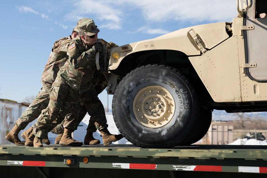 425th TC transports HUMVEES/equipment across state lines