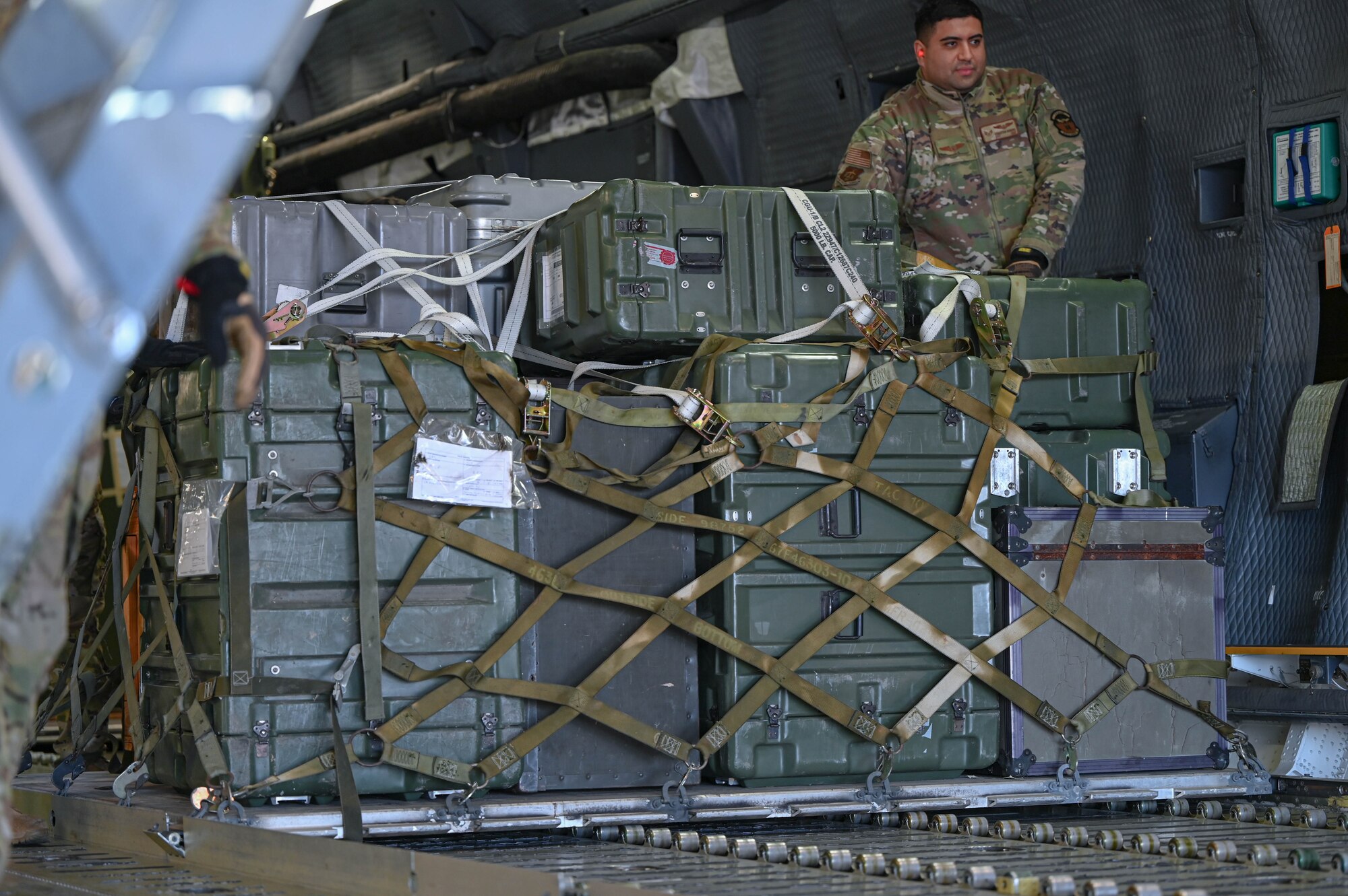 people load an aircraft