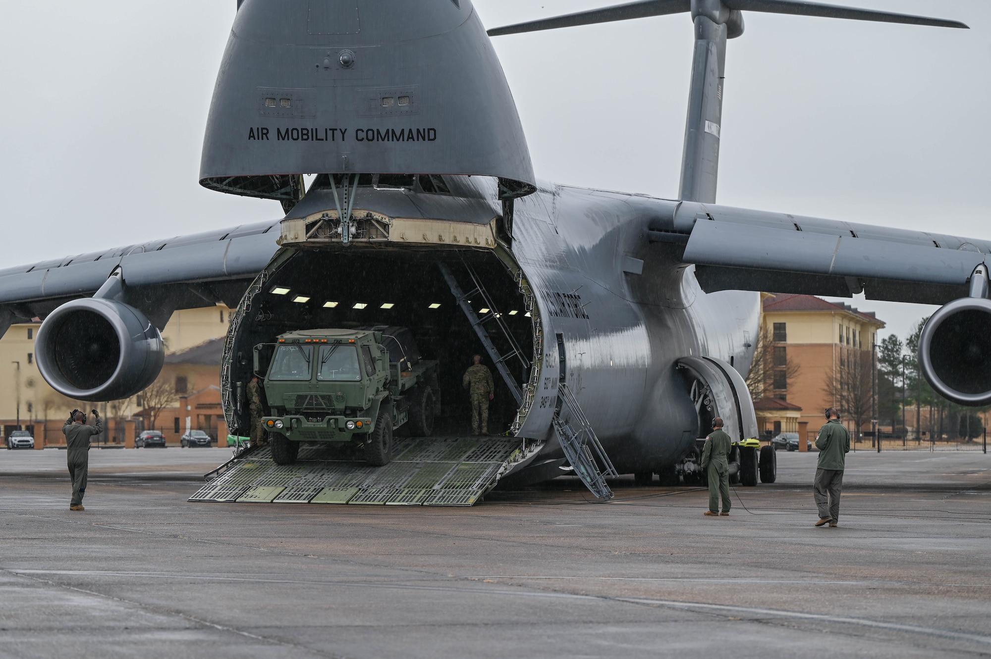 people load an aircraft