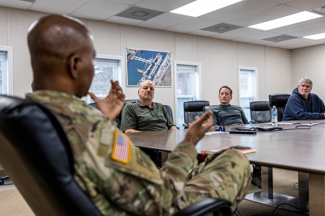 Command Sgt. Maj Patrickson Toussaint, the top senior enlisted advisor for the U.S. Army Corps of Engineers, visits the U.S. Army Corps of Engineers Pittsburgh District and talks to employees at the Monongahela River Locks and Dam 4 in Charleroi, Pennsylvania, Jan. 30, 2023. Toussaint spoke to employees across the district to gain a better perspective of their responsibilities and roles in supporting the corps’ mission in the greater Pittsburgh region. (U.S. Army Corps of Engineers Pittsburgh District photo by Michel Sauret)