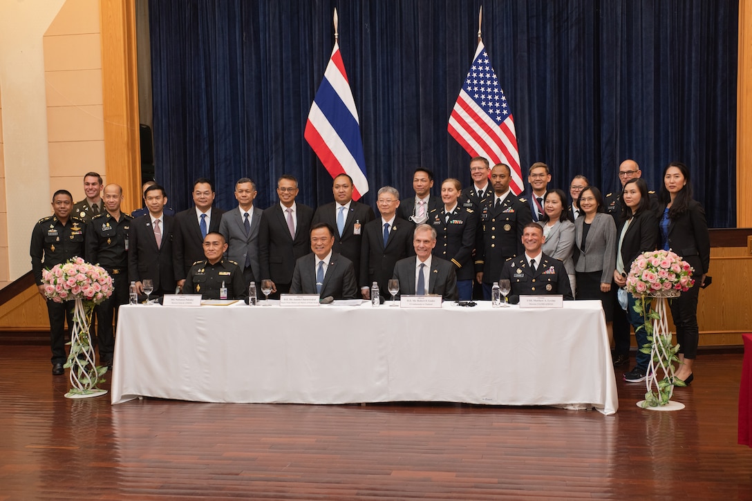 U.S. Ambassador and the Thai Deputy Prime Minister vis a lab at the U.S. Army Medical Directorate - Armed Forces Institute of Medical Sciences.