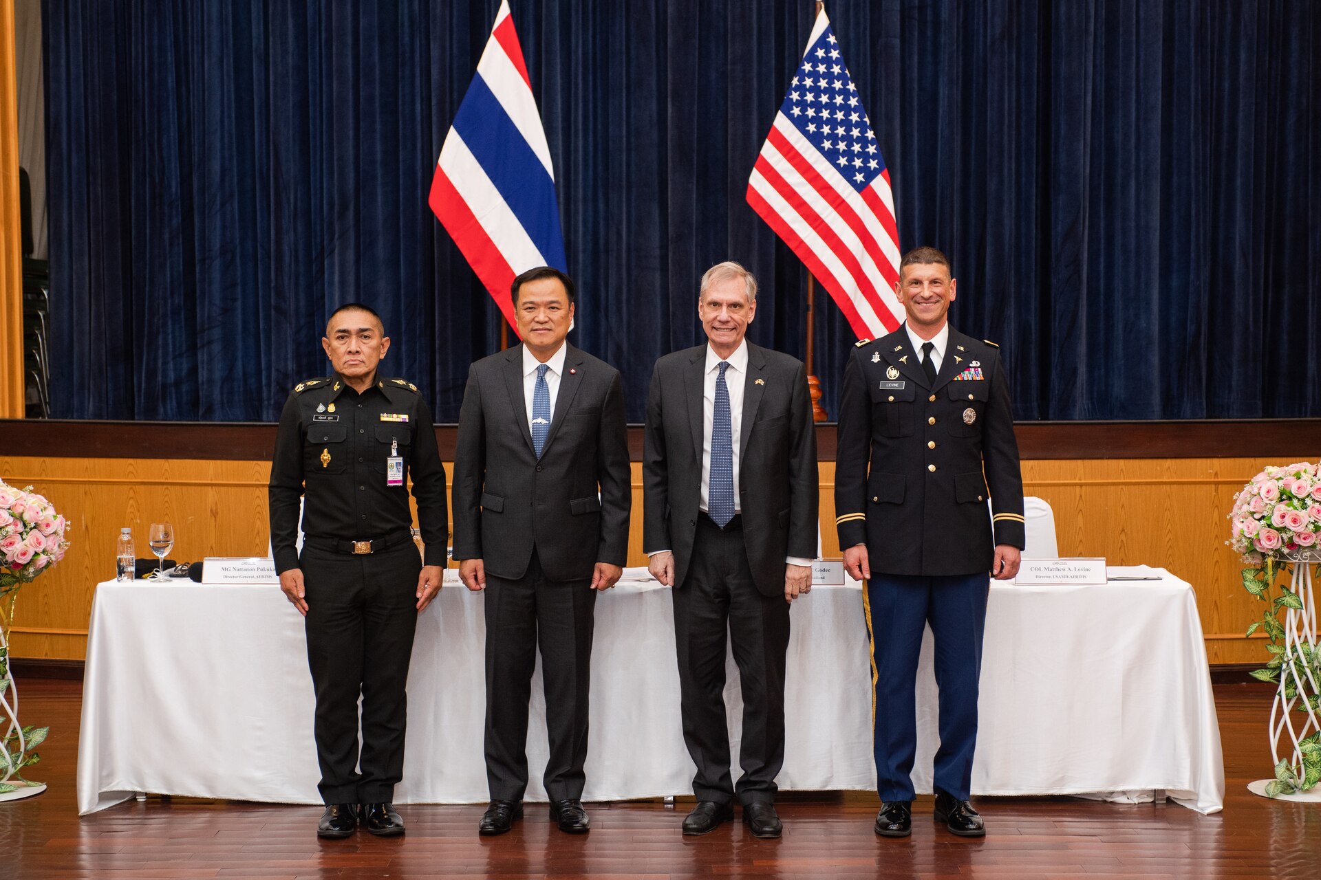 U.S. Ambassador and the Thai Deputy Prime Minister vis a lab at the U.S. Army Medical Directorate - Armed Forces Institute of Medical Sciences.