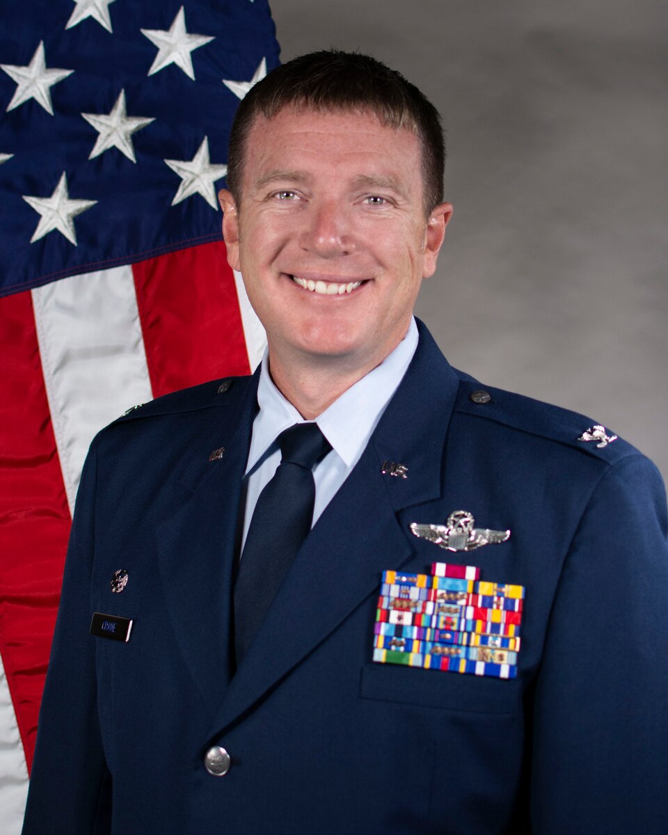 Col. Kent Crane official portrait