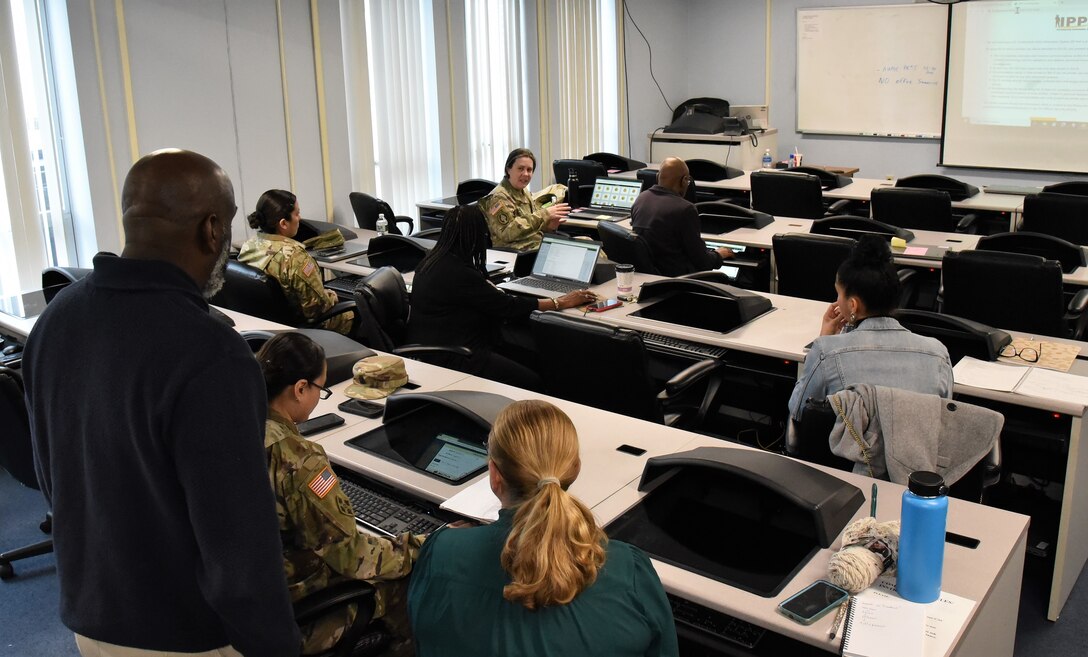 Human resources personnel receive IPPS-A training