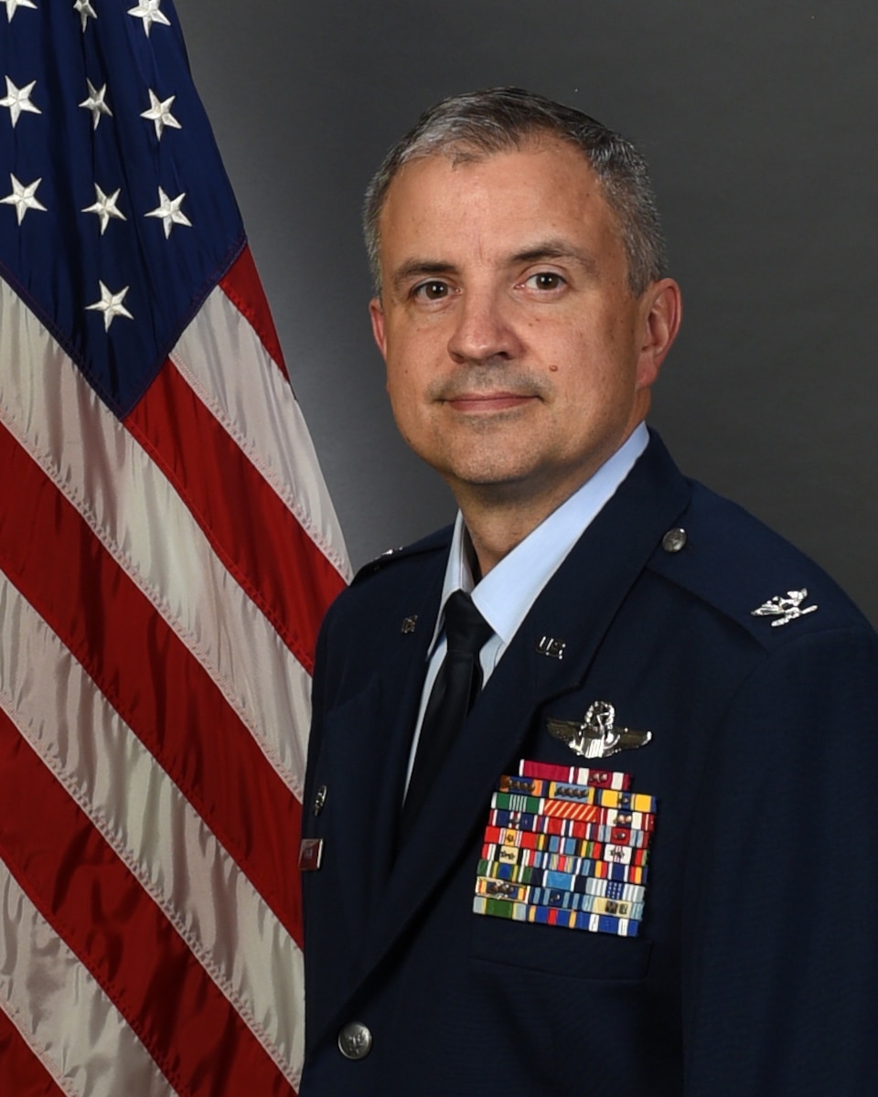 Col. Patric Coggin, 189 AW/CC Official Photo