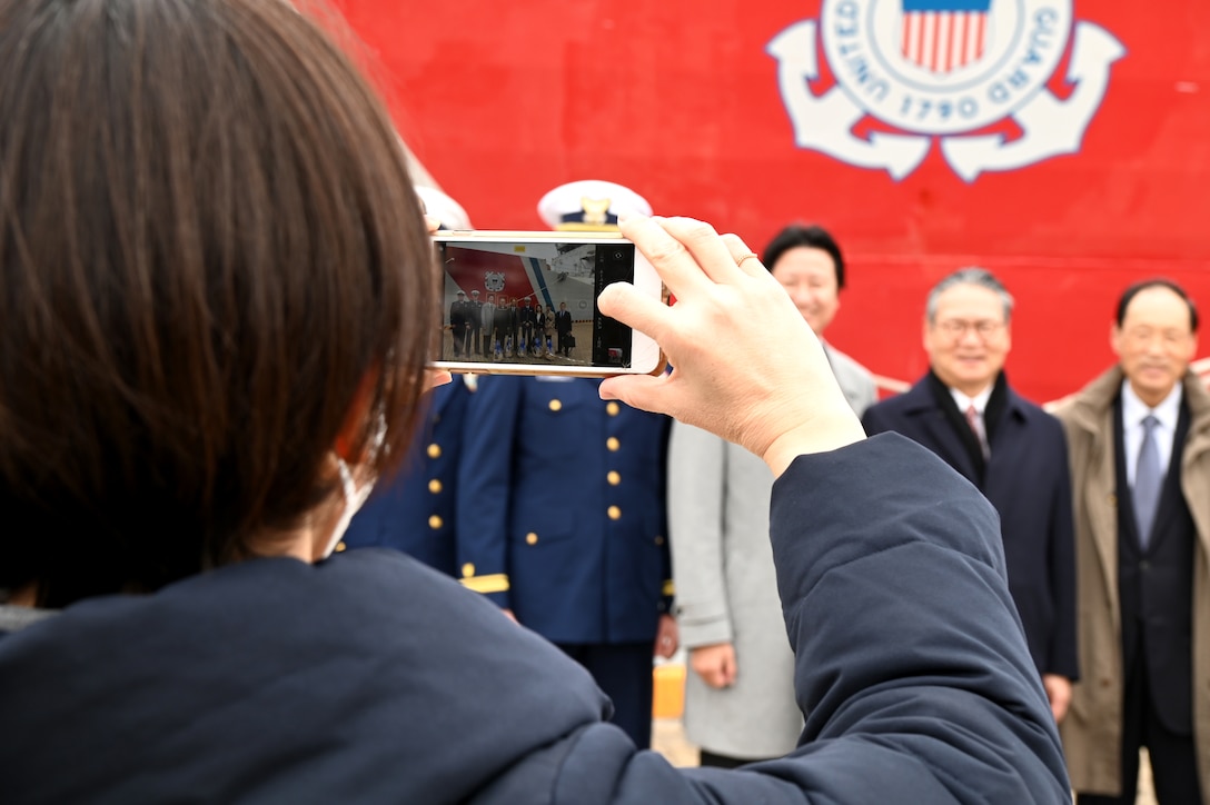 The U.S. Coast Guard Cutter Kimball (WMSL 756) conducts tours in Kagoshima