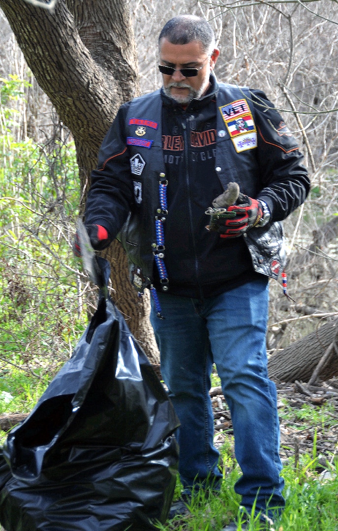 Basura Bash brings out volunteers to clean Salado Creek