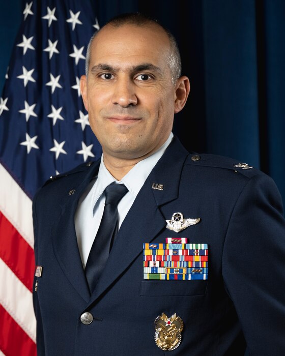 Col Jungquist headshot (USAF photo/ Hannah Carranza).