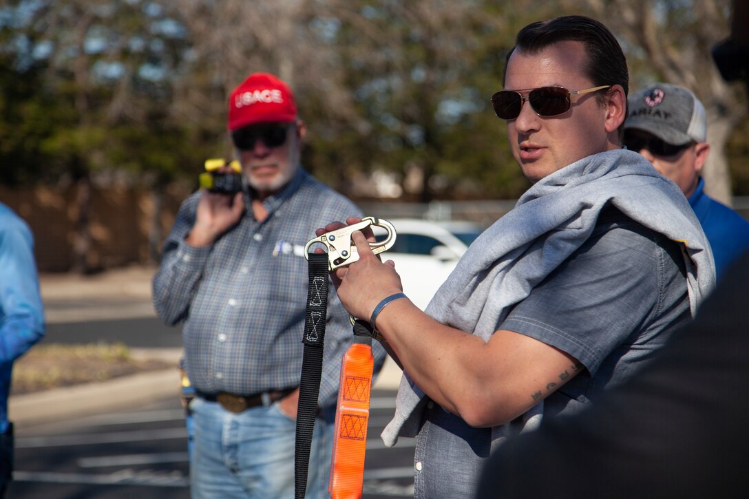 Eric Hailston, the U.S. Army Corps of Engineers Sacramento District’s lead quality assurance representative at the Fort Hunter Liggett Resident Office, describes the specifications and intended uses of a 6-foot freefall lanyard while attending a USACE Fall Protection Competent Person 24-Hour Course.