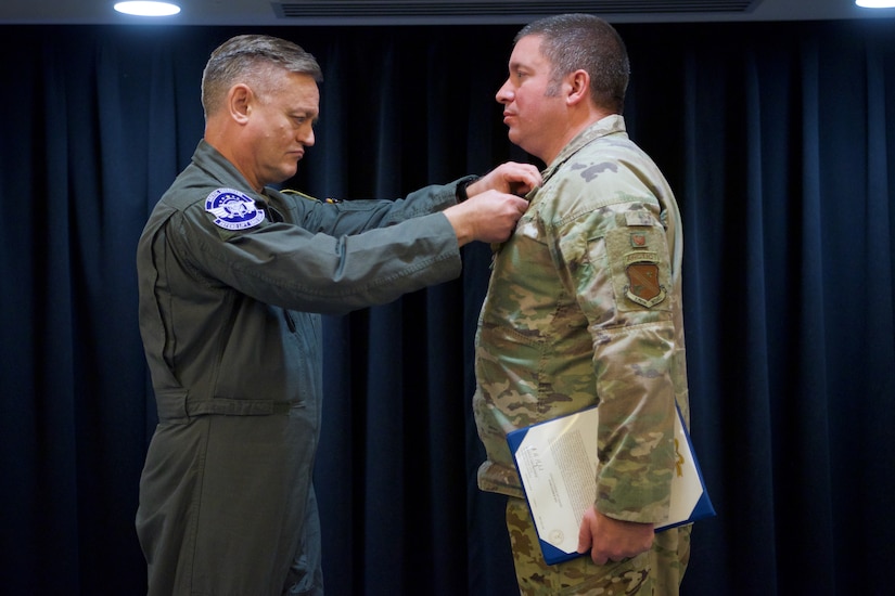 Arctic Guardians earn valor awards for actions during Al Asad evacuation
