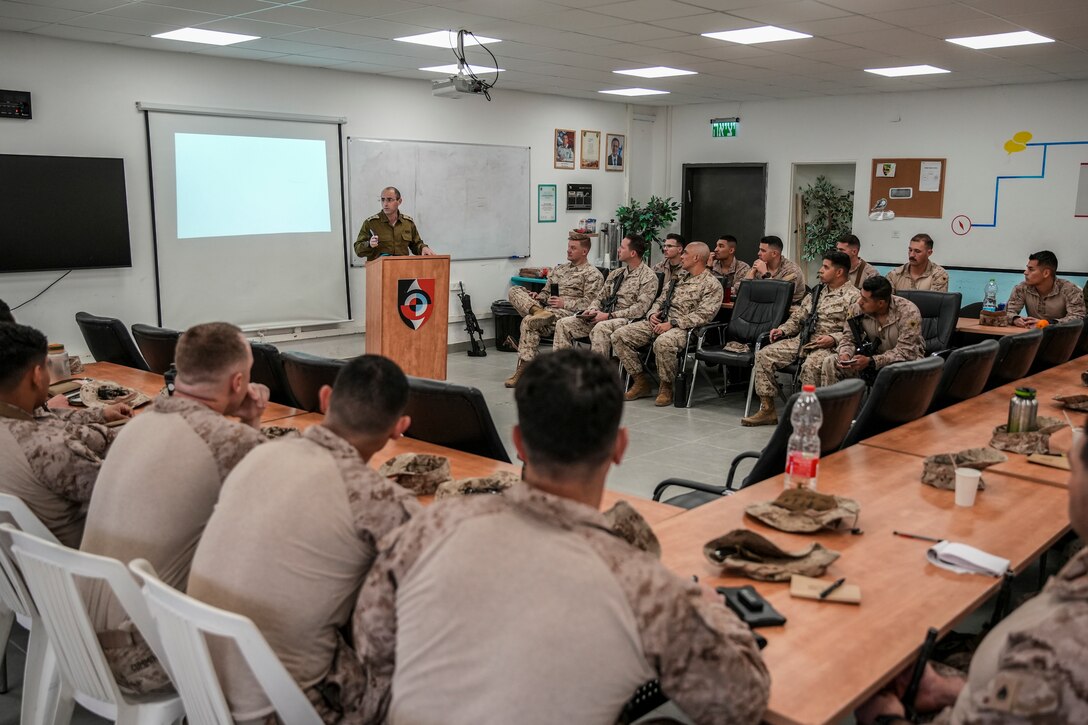 U.S. Marines and IDF discuss capabilities during Intrepid Maven 23.2