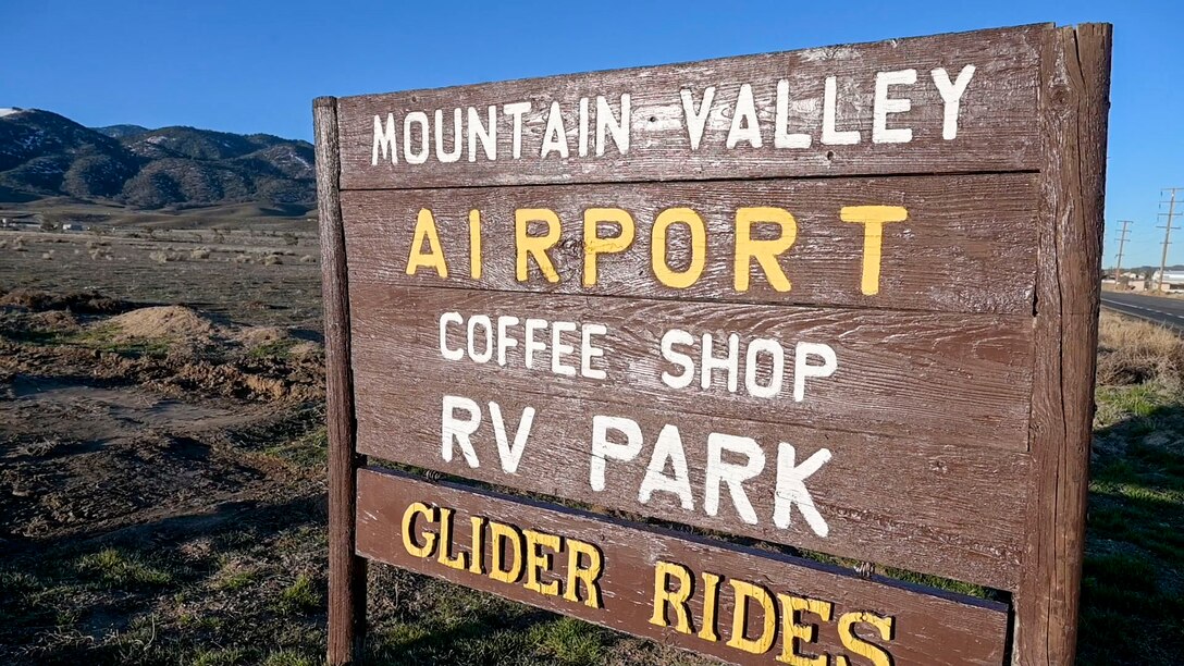 A Classroom in the Sky USAF Test Pilot School uses mountain gliders to