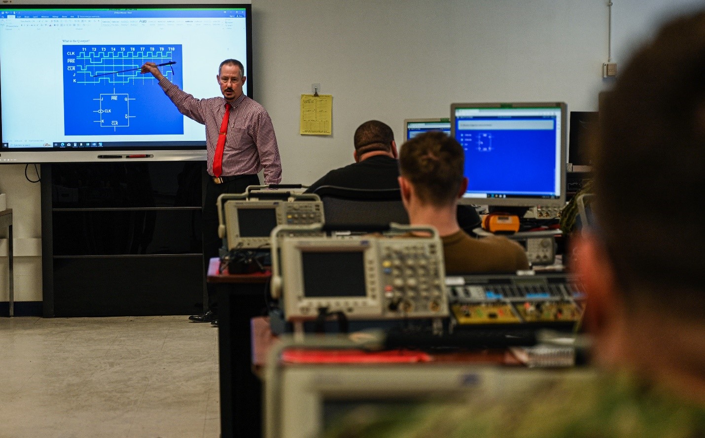 Great Lakes Instructor earns SCSTC 2022 Domain Civilian of the Year ...