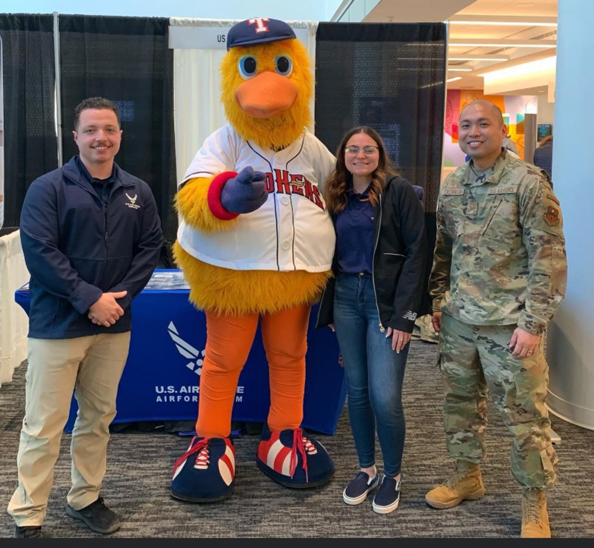 The Toledo Recruiters (MSgt Mcgeehan, TSgt Coleman, TSgt Zilch, and SSgt Harrison), the squadron marketing team (TSgt Castaneda, MSgt Lobidoluzano) and RAPPER (AB Abbigayle Pfaff) were able to participate in the Toledo Auto Show at the Seagate Center in downtown Toledo.