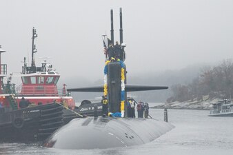 USS Newport News (SSN 750) returns to homeport at Submarine Base New London.