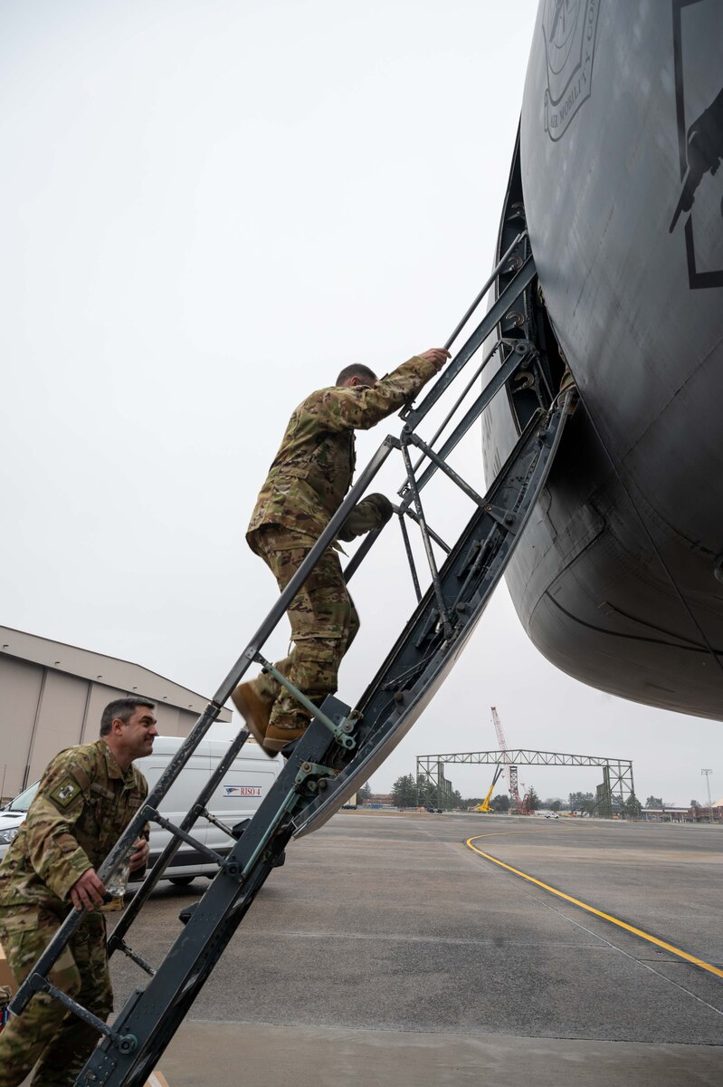 436th OG Aircrew return aircraft to Dover AFB > Dover Air Force Base > News